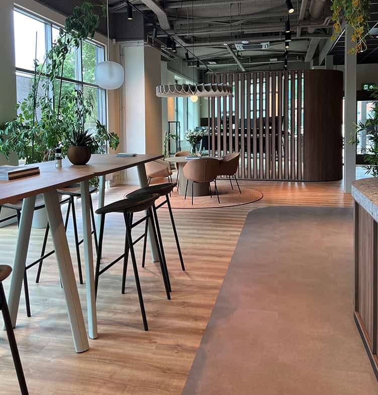 Bedrijfskantine van een modern kantoor