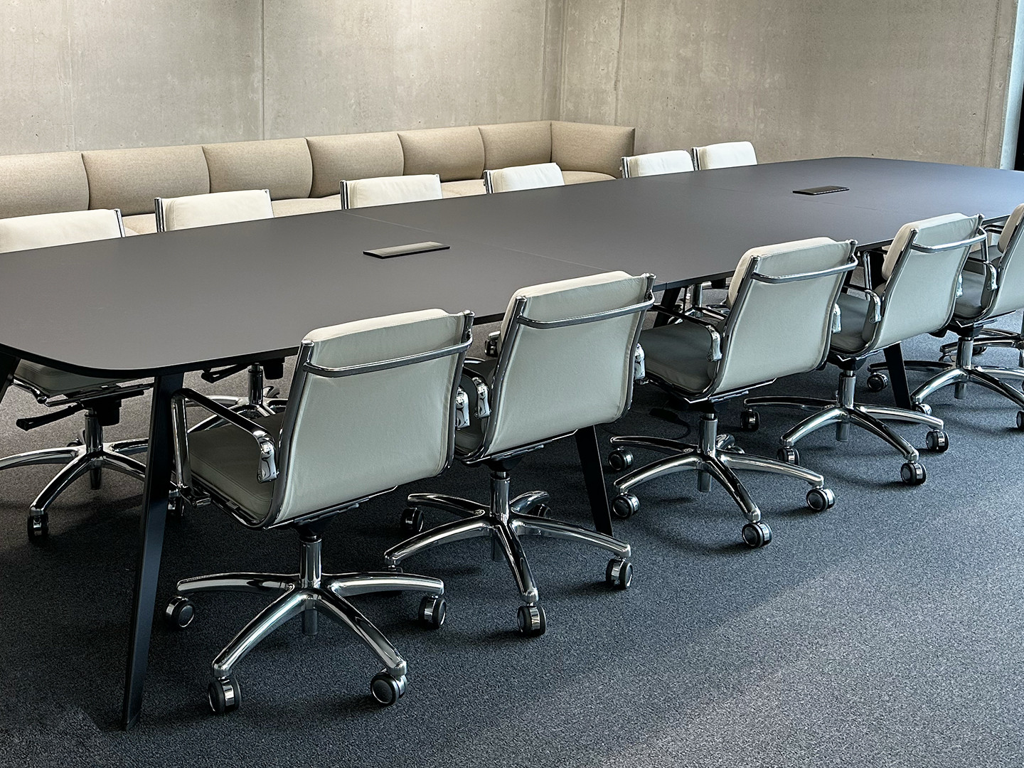 design vergaderstoelen uai