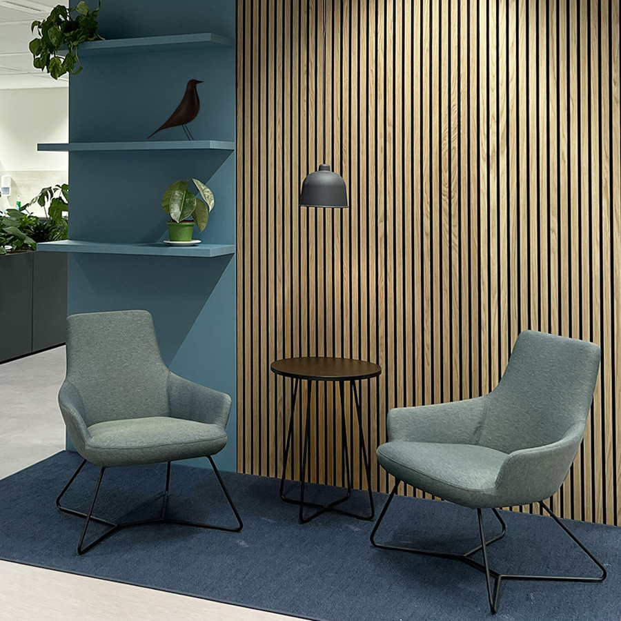 Receptie inrichting met twee fauteuils